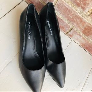 Donald J. Pliner 8.5 Black Kitten Heels EUC